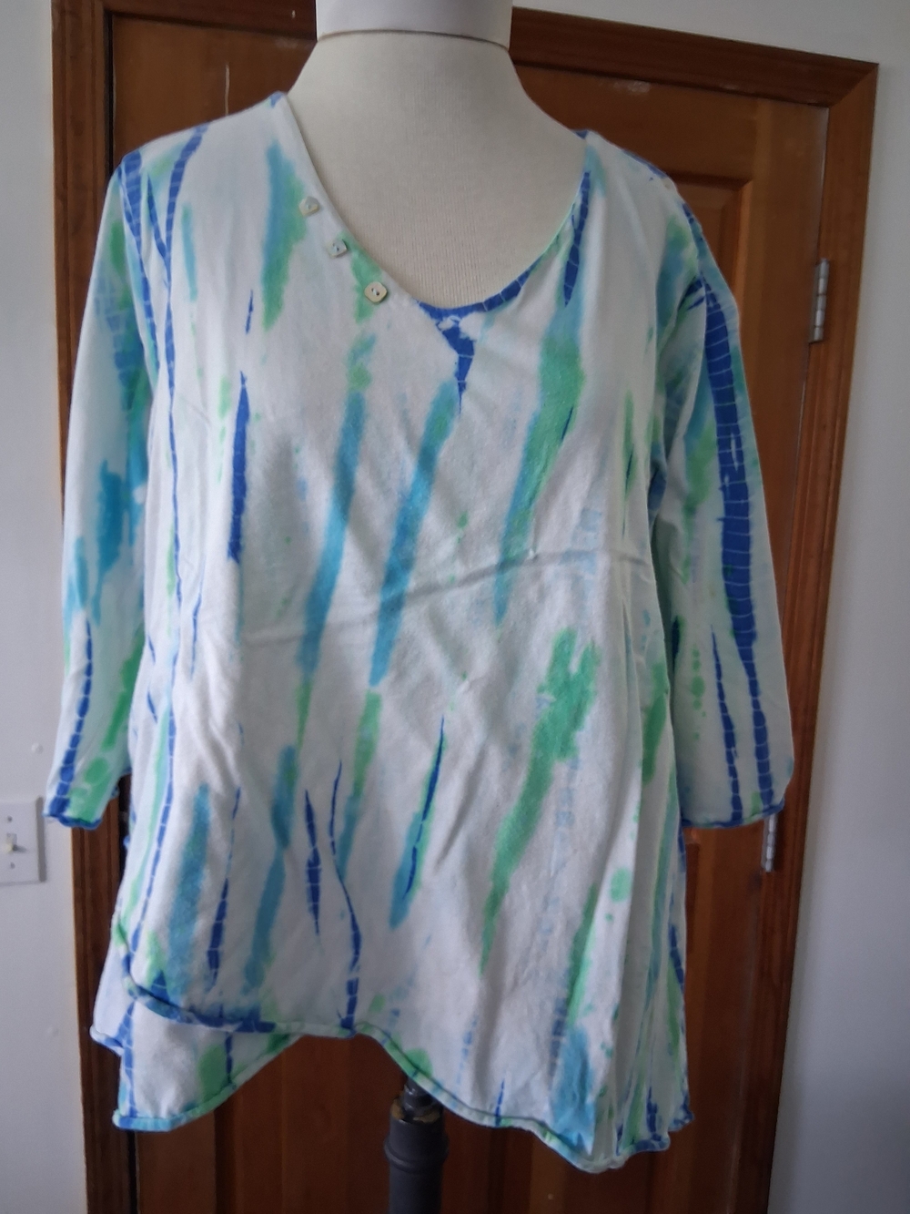 Women’s White Tie-Dye Long Sleeve Tunic Top - Blue & Green
